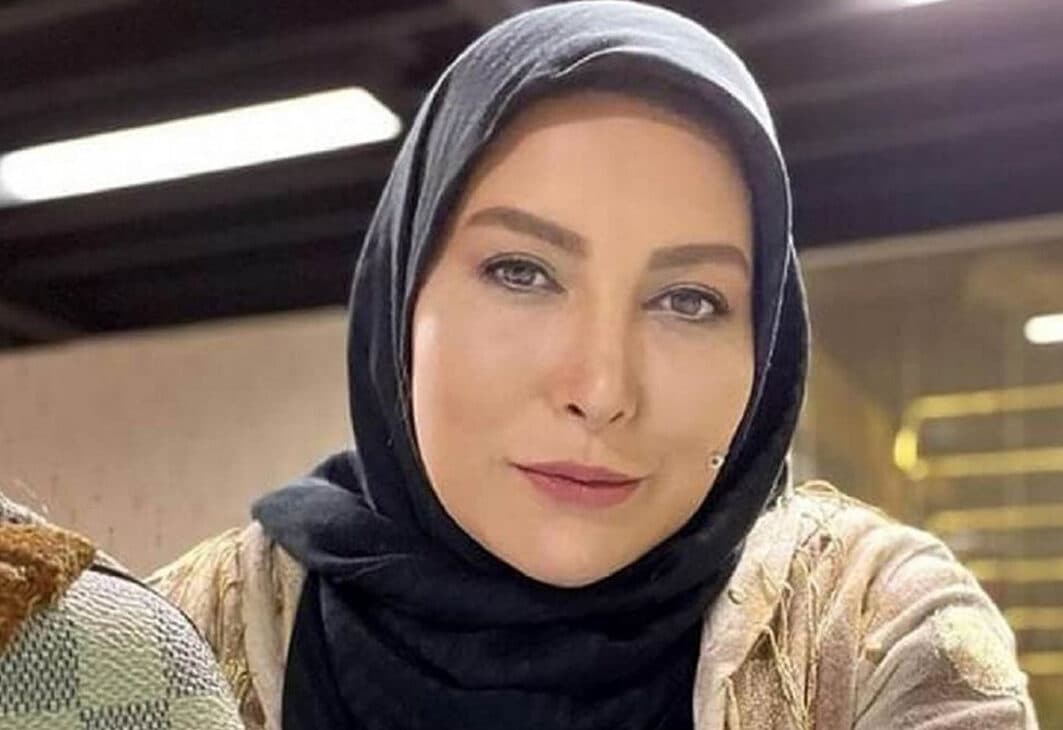 عکس های تلخ ضجه های فریبا نادری در عزاداری / خانم بازیگر را اینگونه ندیده بودید !