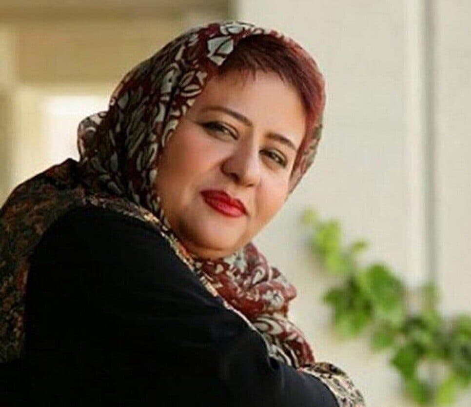 جشن تولد ساده و خلوت رابعه اسکویی در یک کافه دنج و زیبا / مبارکا باشه + عکس