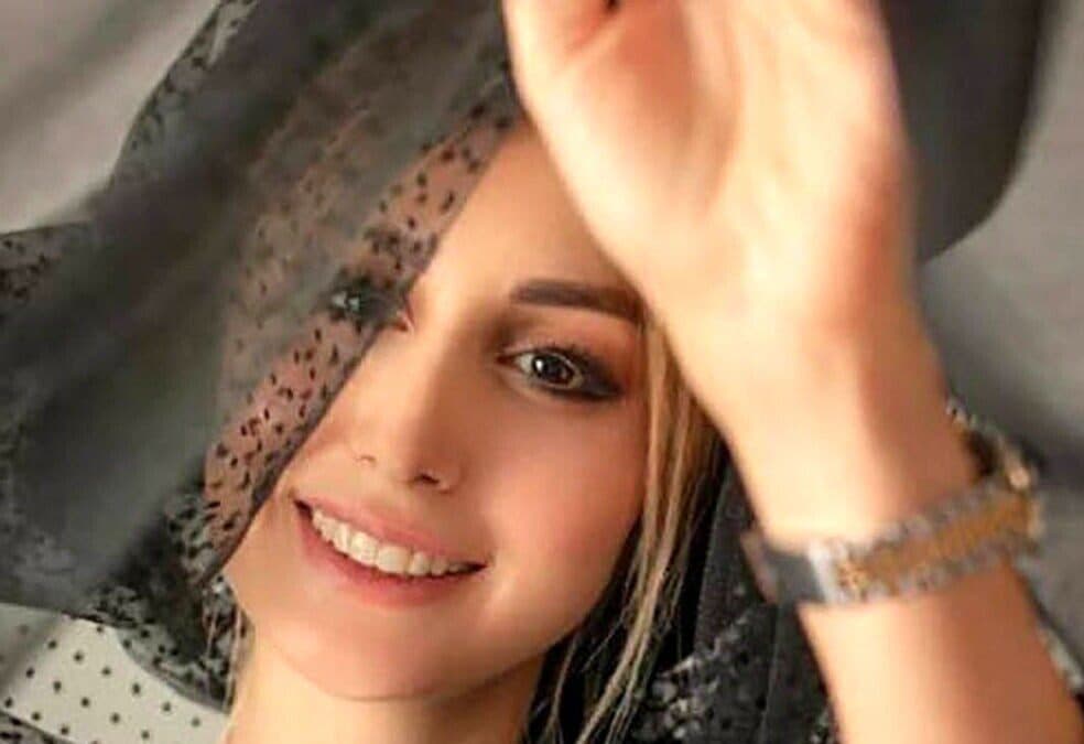 چیدمان میز سالم و مقوی به سبک سپیده بزمی پور همسر خوش سلیقه شاهرخ استخری برای مهمانان ویژه اش / کرفس و بروکلی و… + عکس