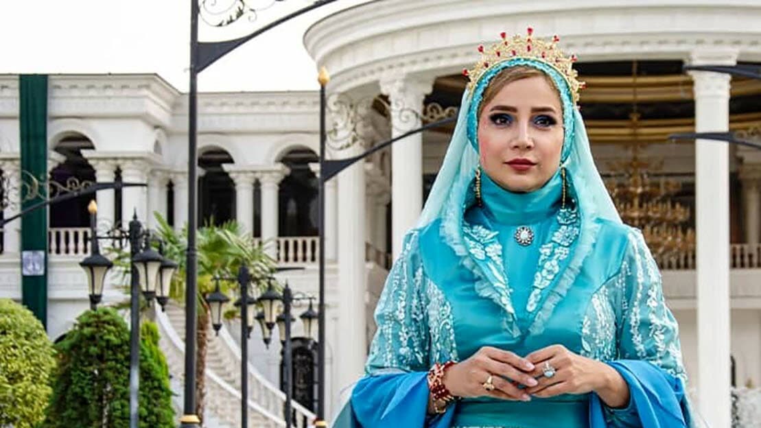 ملکه زیبای ایران را بشناسید ! / شبنم قلی خانی در این لباس حسرت برانگیز فخر می فروشد !
