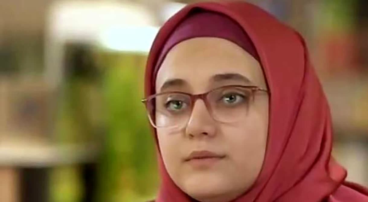 این زن جذاب و چشم رنگی  مومو در سریال بچه مهندس است / 6 عکس جذاب و واقعی مهتاب جامی!