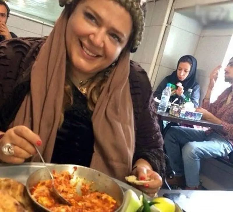 نگاهی به چیدمان میز صبحانه بهاره رهنما با صبحانه محبوب ایرانی