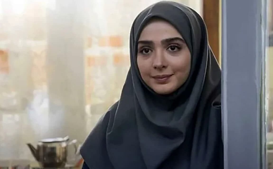 عکس لو رفته از بازیگر نقش یاسمن سریال لحظه گرگ و میش در خارج / المیرا دهقانی با این استایل اینستاگرام را ترکاند !