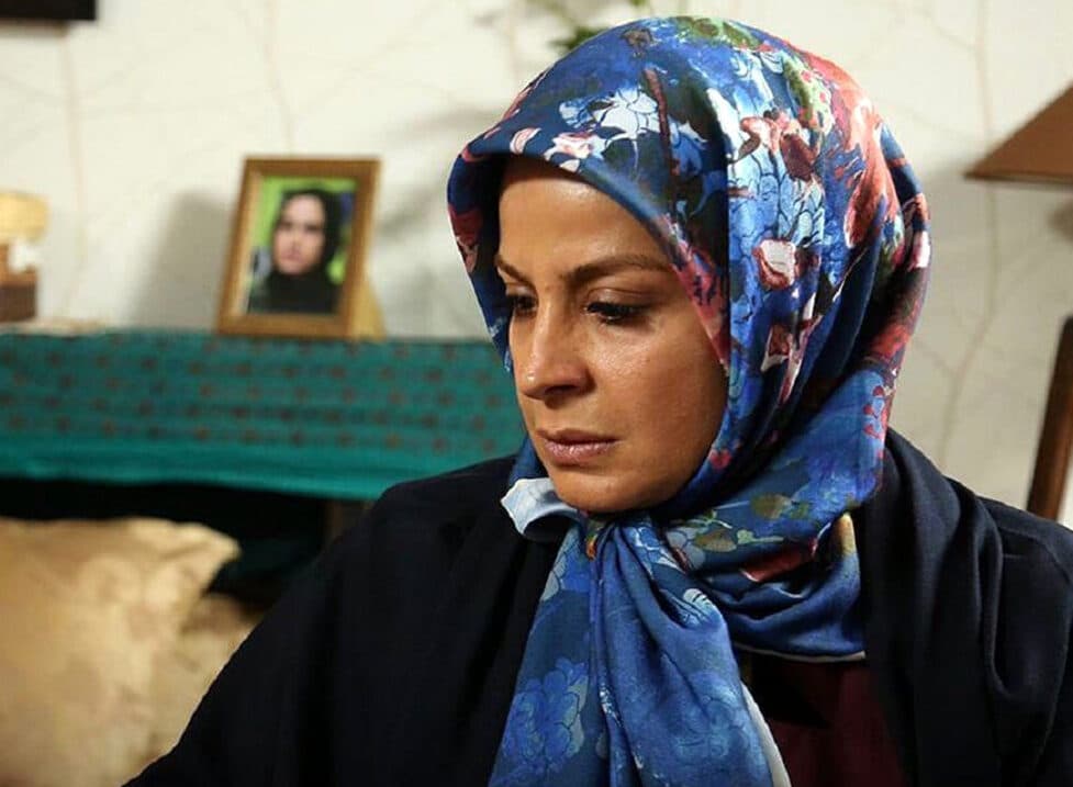 استایل بعدی از خانم بازیگر سریال ستایش / سیما تیرانداز گل گلی پوش شد !