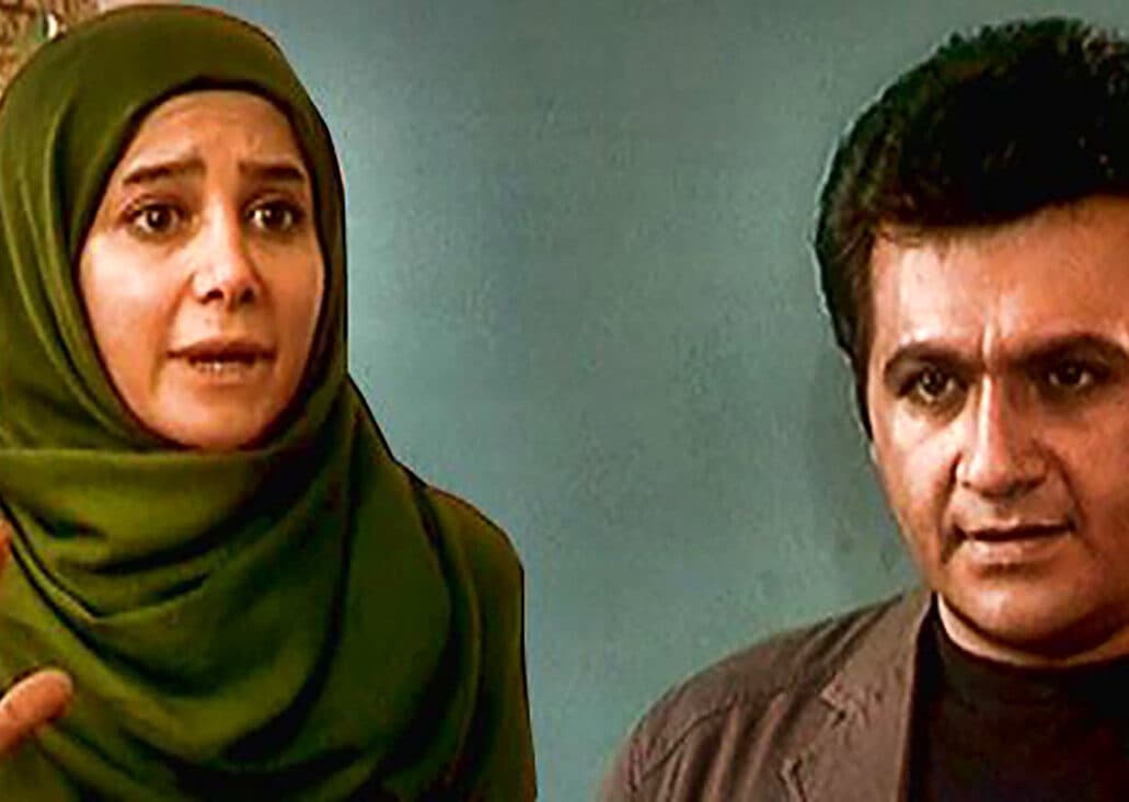 (عکس) بیتابی همسر و فرزندان شهرام عبدلی، بازیگر نقش مهران در سریال فاصله‌ها، بر سر پیکر بی جان او / تو کاری با دلم کردی که فکرشم نمی کردم …