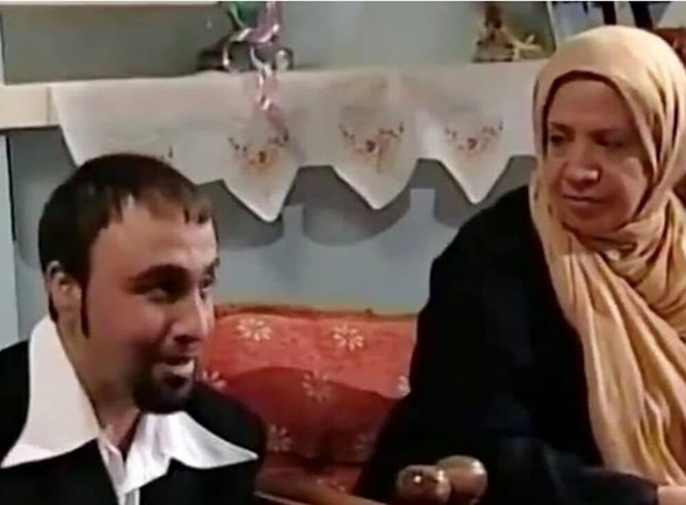 چهره واقعی مادر احمد سریال خانه به دوش بعد 20 سال + عکس و بیوگرافی گیتی معینی