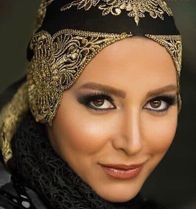 چهره رنگ پریده و طبیعی فریبا نادری در اتاق گریم + عکس