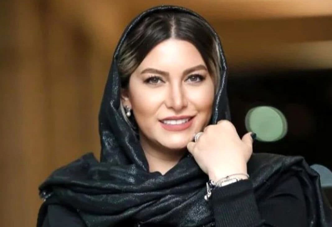 رونمایی فریبا نادری از خانواده خوشبختش / شباهتش به خواهر زیبایش را ببینید !
