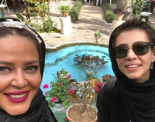 ژست فوق صمیمی پریا، دختر اتریش نشین بهاره رهنما با همسر دوم پدرش / حال خوش دختر خانوم بازیگر با میترا ابراهیمی ! + عکس