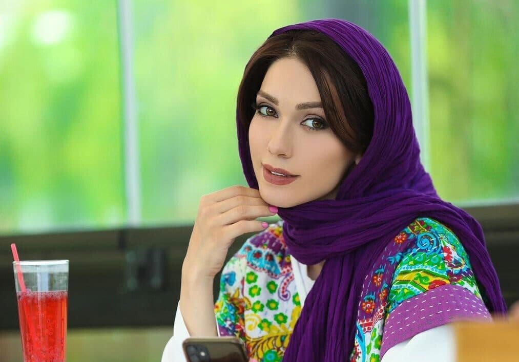 رونمایی از حلقه نامزدی گرانبها و تمام برلیان شهرزاد کمال‌زاده + عکس