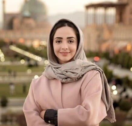 شباهت فاحش المیرا دهقانی یاسمن سریال لحظه گرگ و میش به خواهرش + عکس
