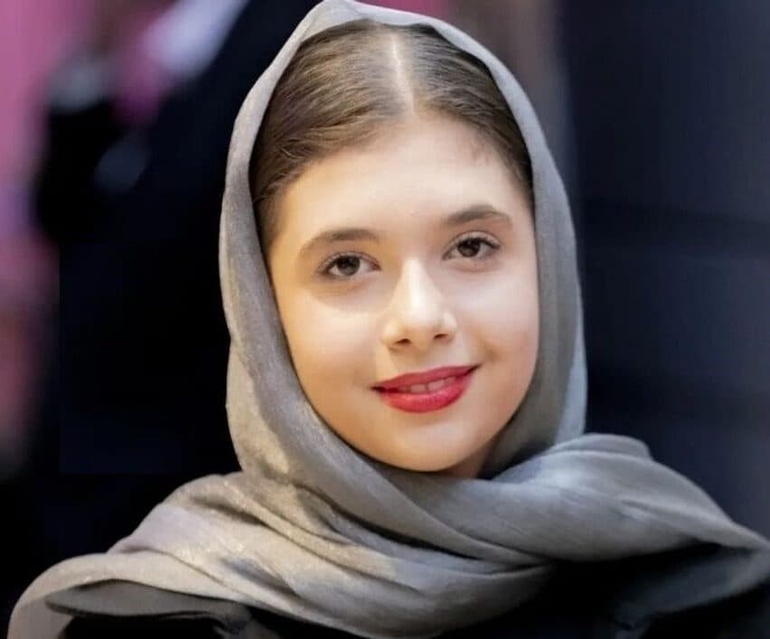 استوری عاشقانه نفس بازغی برای عشق قشنگش با چاشنی قلب و گیلاس + عکس