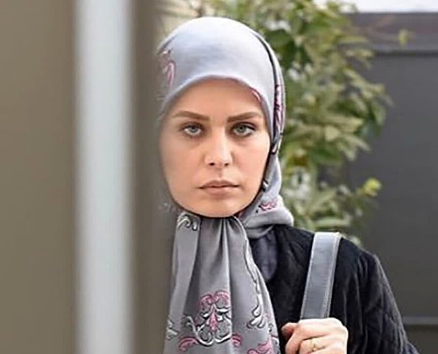 این خانم بازیگر ایرانی با لباس عروس و داماد به بقالی رفت ! + عکس عروسی ساغر شکوری و داماد قدبلندش !