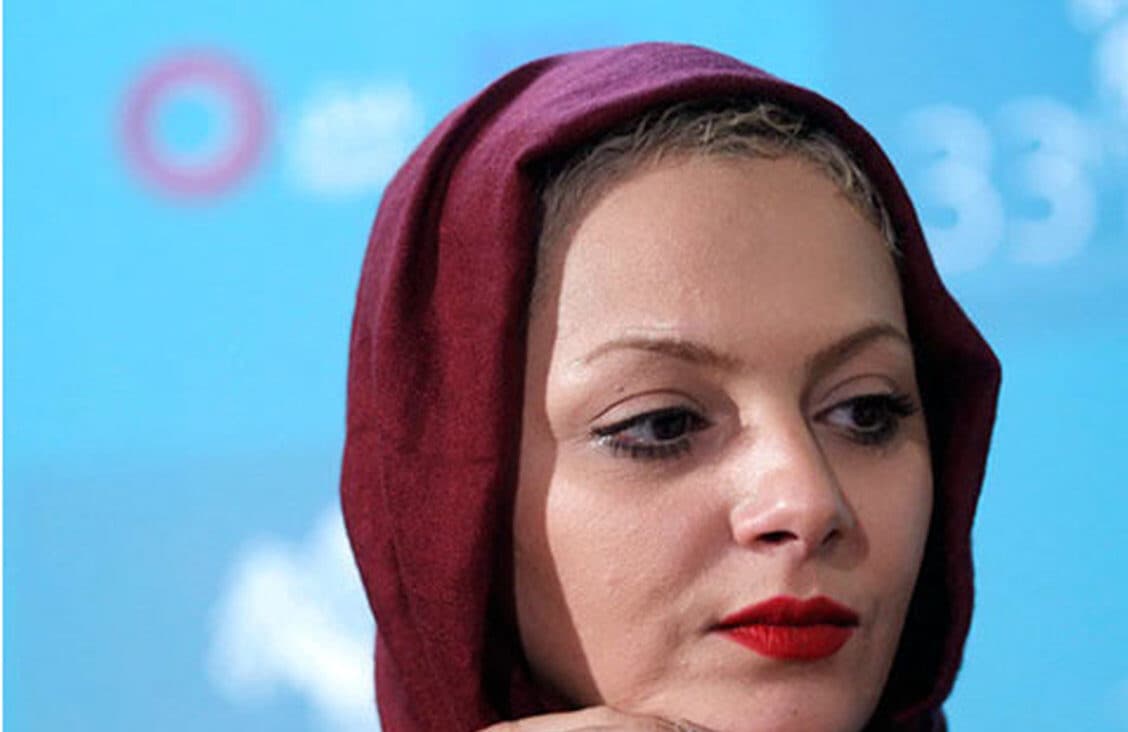 تغییر چهره عجیب چکامه چمن ماه بعد از بازگشت به ایران / خانم بازیگر بعد از 10 سال با این ریخت و قیافه پیداش شد !