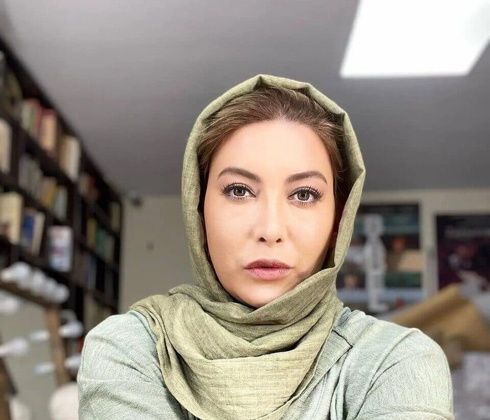 نگاهی به سِت ساعت و دستبند فریبا نادری پری سیمای سریال ستایش +عکس/شیک ، خاص ، اعیانی