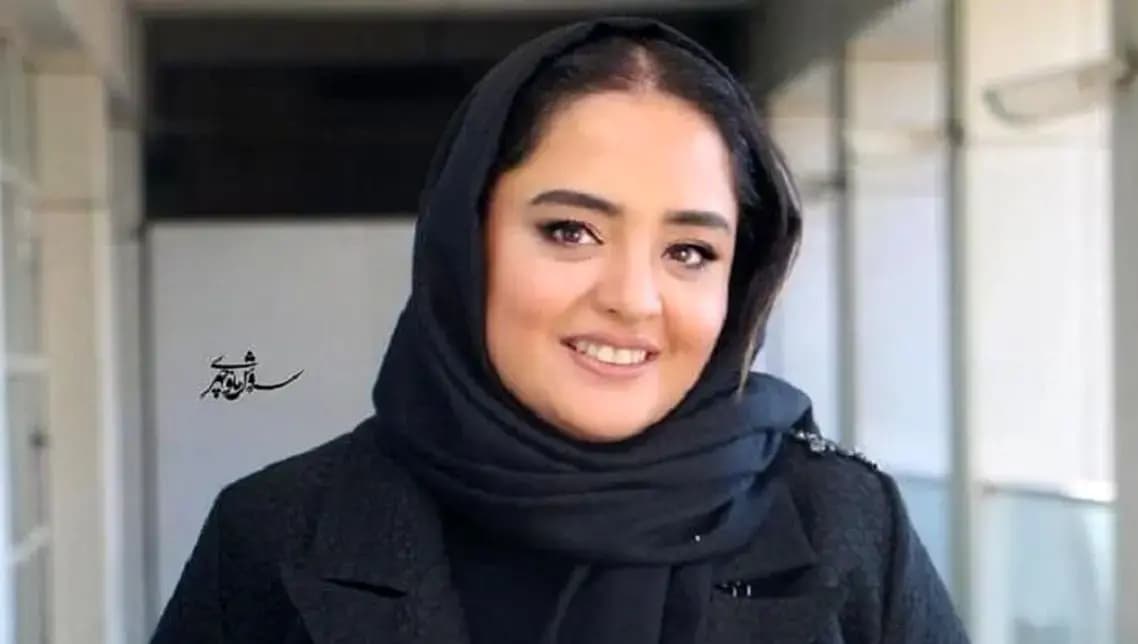 الهام حمیدی، نیوشا ضیغمی و بهاره رهنما مهمان های مشهور جشن تولد ساده و خلوت نرگس محمدی/ چه کلاه های زردار و کیک شکلاتی خوشمزه‌ای+عکس