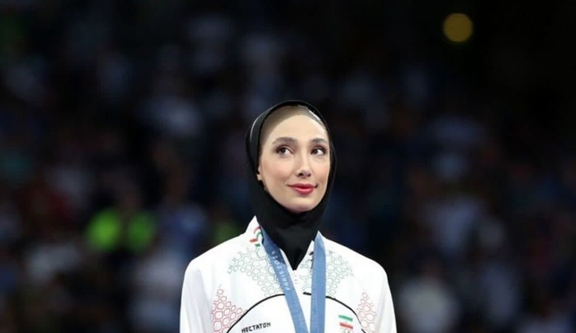 عکس مادر فوق جوان مبینا نعمت زاده مدال آور پرافتخار المپیک/ تغییر چهره جذاب خارج از بازی تکواندو!