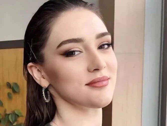 دکوراسیون متفاوت خونه زهرا گونش به سبک هری پاتر با پیانوی چوبی/ انصافا چه خونه جذابی داره+عکس