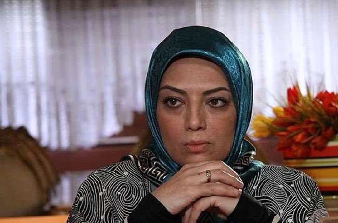 چهره غمزده و گریه های جگرسوز همسر پردیس افکاری در روز تشییع پیکر خانم بازیگر/ روحش شاد و یادش گرامی +عکس