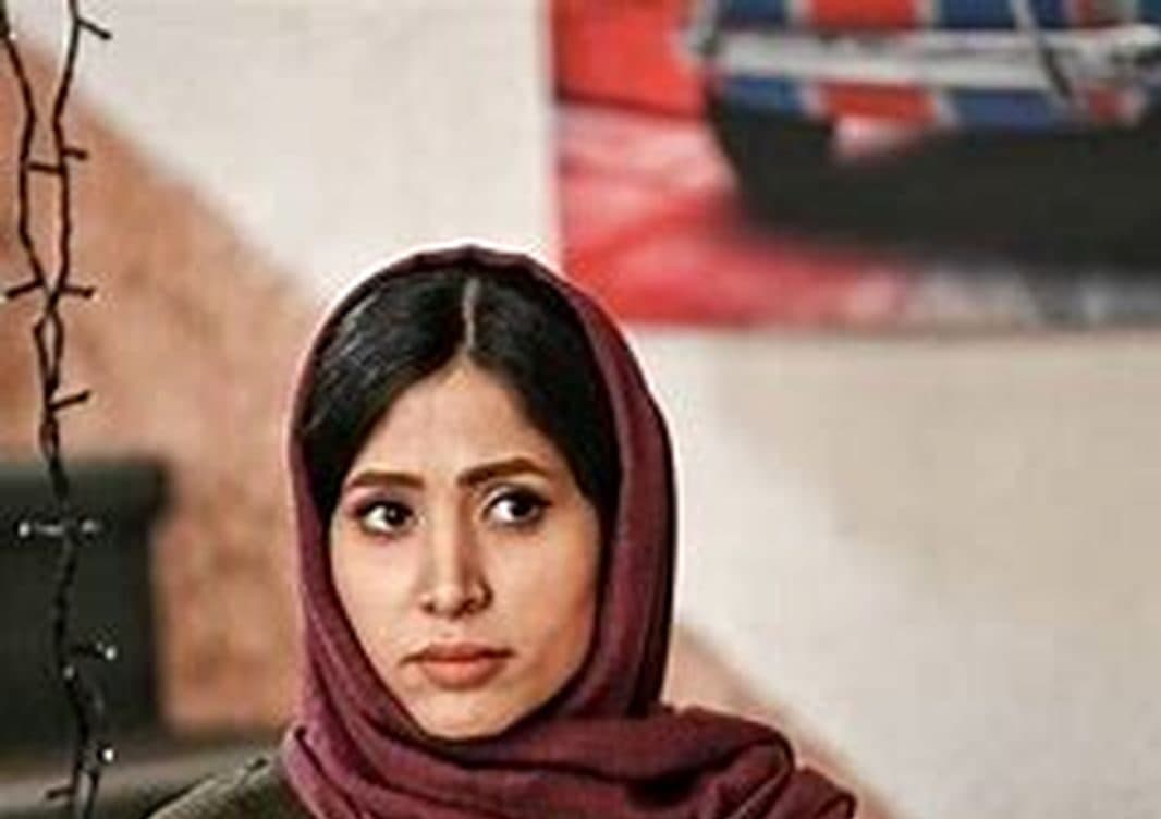 (تصاویر) بیوگرافی، عکس ها و زندگی خصوصی آیتک جاویدنژاد / جذاب ترین خانم بازیگر تلویزیونی با عمل جراحی!