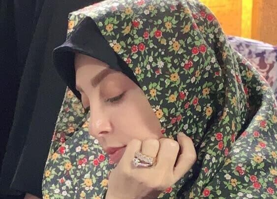 ژیلا صادقی : توی مسیر زندگیم فرصت مادر شدن رو برای همیشه از داست دادم / اشک های ژیلا صادقی در برنامه تلویزیونی
