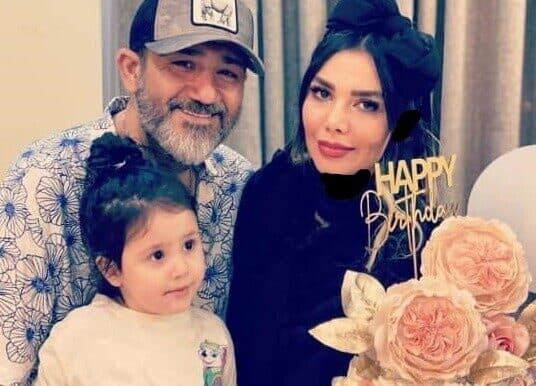مهران غفوریان و هانا مهمانان ویژه جشن تولد محسن ابراهیم زاده+عکس/ از کت و شلوار را راه آقای خواننده تا کیک چند طبقه با تصویر عینک شش ضلعی در نگاهی به جزئیات مراسم