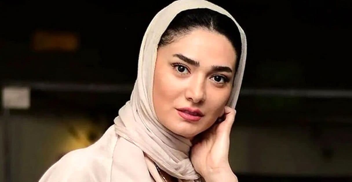 عکس ترکیب درست استایل کژوال مینا وحید بازیگر سریال هشت پا ی صدا و سیما ! /هارمونی جذاب شال با مانتو و کیفشم