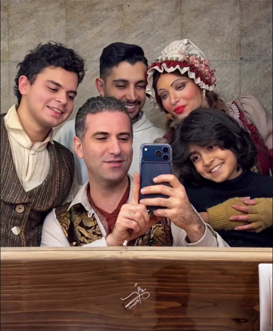 سلفی پرحاشیه هوتن شکیبا و بهنوش طباطبایی با رایان سرلک؛ شب فراموش‌نشدنی «اولیور توئیست»!