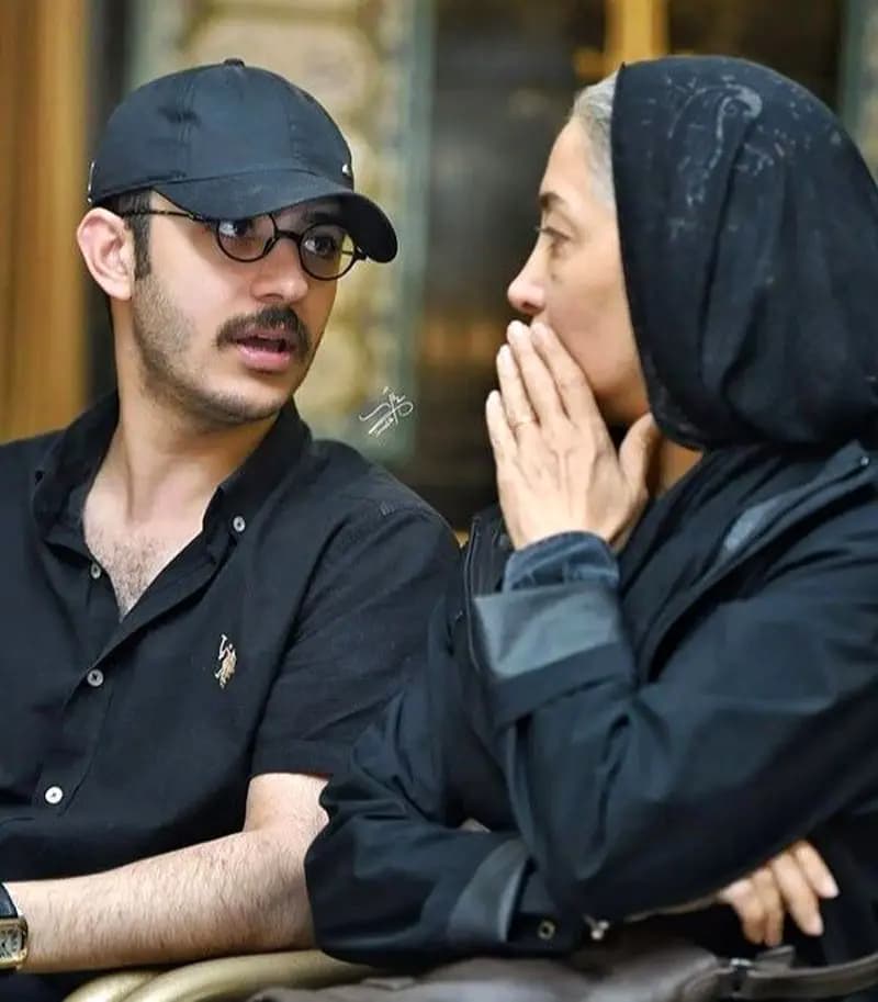 گریه‌های جانسوز علی مصفا و واکنش عجیب حامد بهداد در ختم زری خوشکام، مادر لیلا حاتمی!