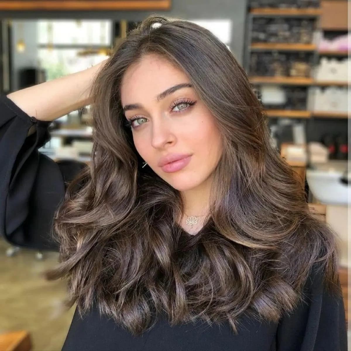 وقتی جمره بایسال سادگی‌اش را به استایل خیره‌کننده تبدیل می‌کند! رازهای “اینجیلا” فاش شد!