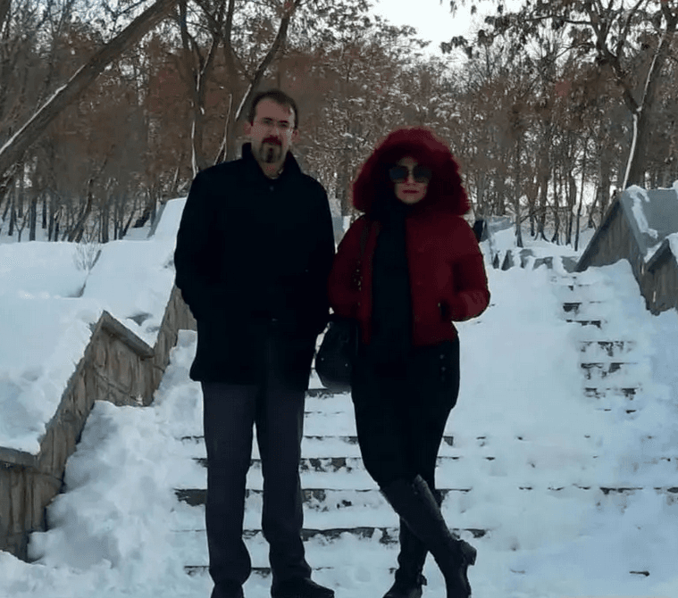 عکس لو رفته! چهره واقعی «آق ننه» سریال آنام با استایل حیرت‌انگیز خارج از سریال