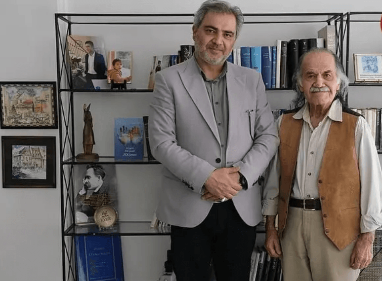 سورپرایز عجیب «سیروس ابراهیم زاده» در 88 سالگی؛ سفر در زمان واقعی او همه را شوکه کرد!