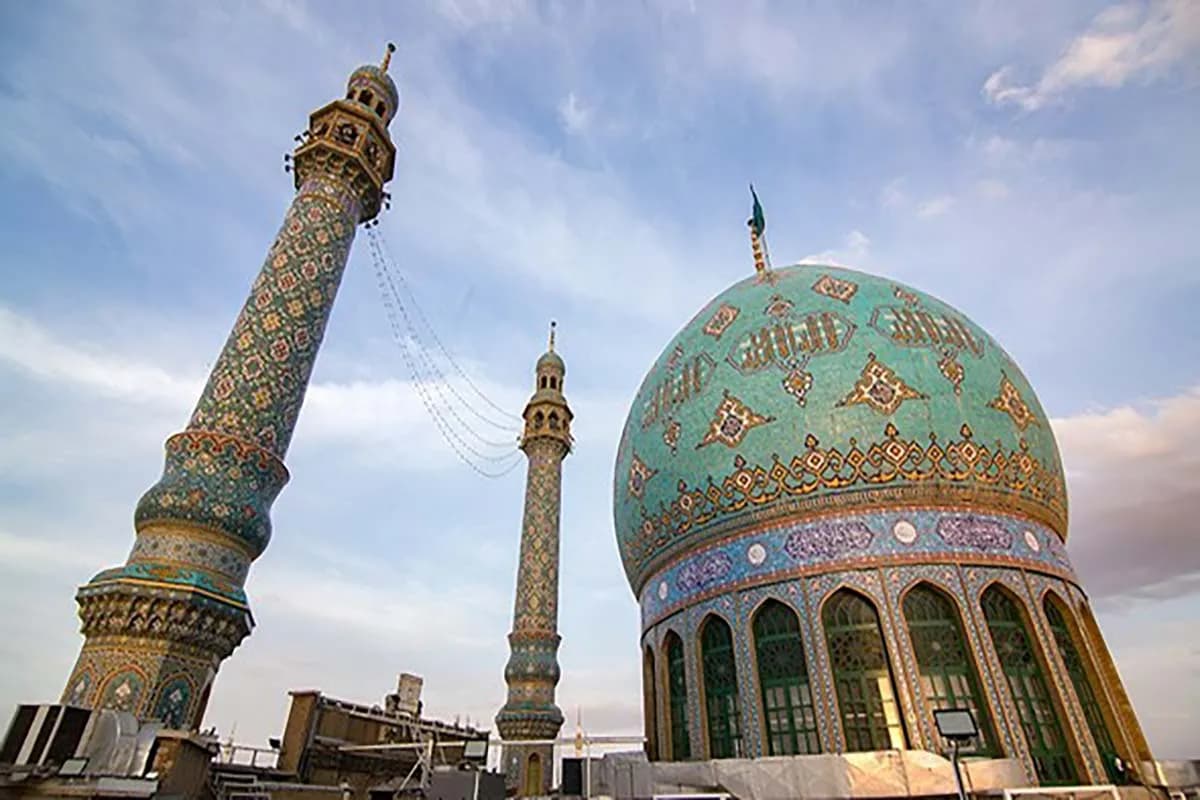 تشییع رهبر مسجد جمکران؛ روایت بدرقهای تاریخی از پیکر شهدا