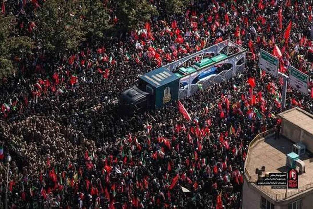 استقبال بیسابقه نجف از پیکر رهبر شهید انقلاب