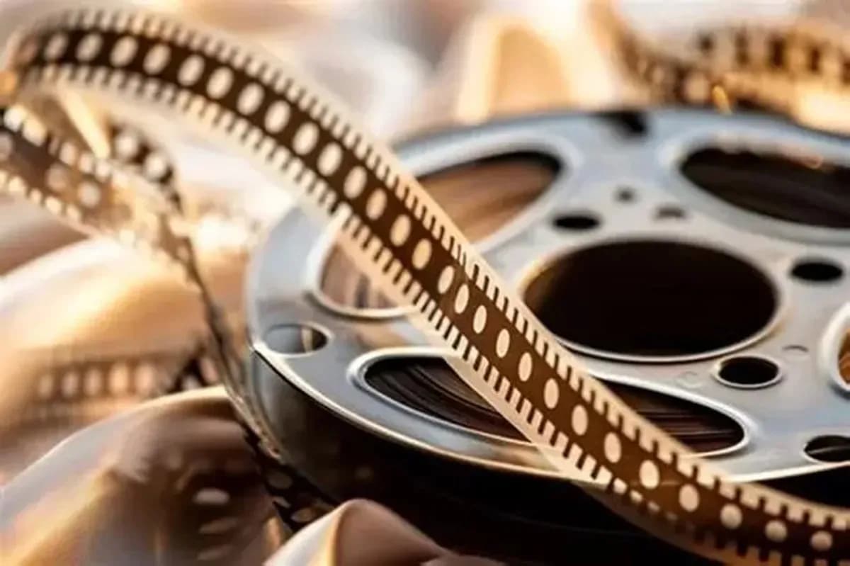 برنامه جدید پخش فیلمهای سینمایی تلویزیون در هفته وداع با رهبر شهید