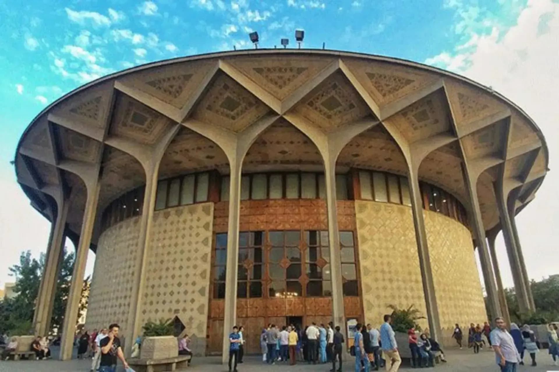 بیش از ۴ هزار نفر در سه روز به تماشای تئاتر شتافتند!
