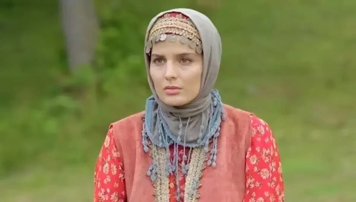 عکس جذاب غزاله اکرمی با لباس عروس در تست گریم سریال کوری