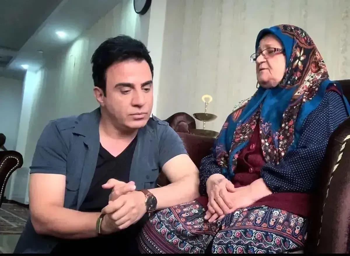 حضور هنرمندان در مراسم خاکسپاری مادر عمو پورنگ + تصاویر ویژه