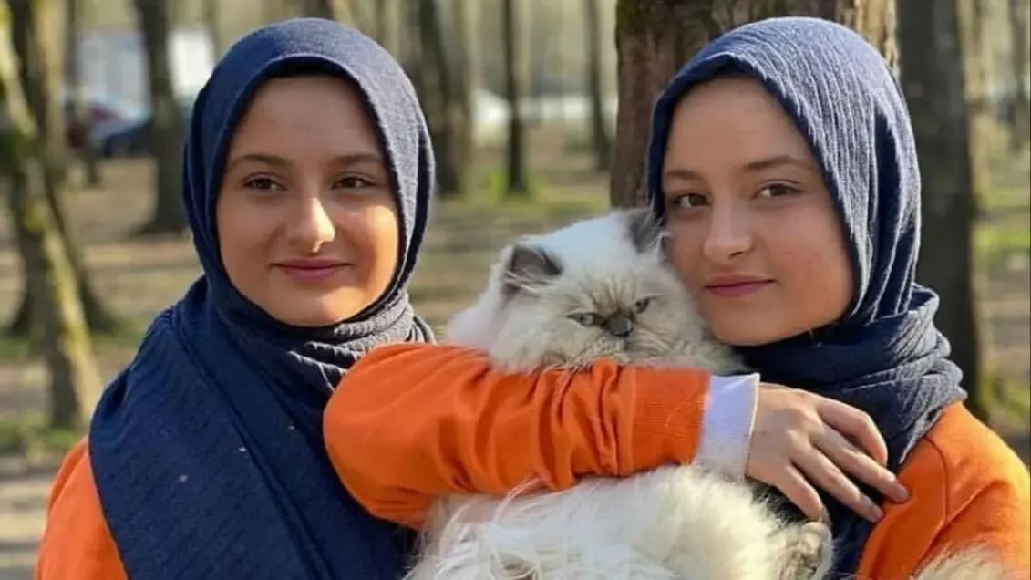 عکسهای دیدهنشده از تغییر چهره سارا و نیکا در 22 سالگی سریال پایتخت
