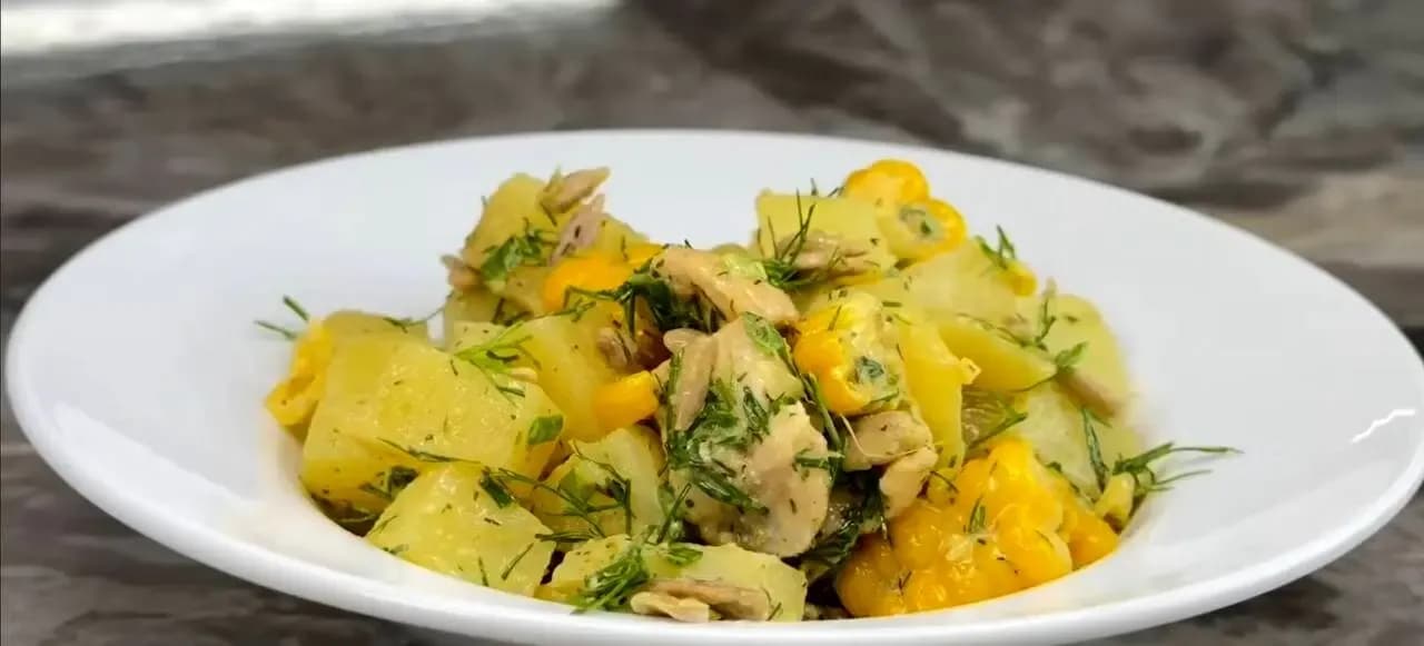 طرز تهیه سالاد سیبزمینی و ذرت خوشمزه، قدم به قدم