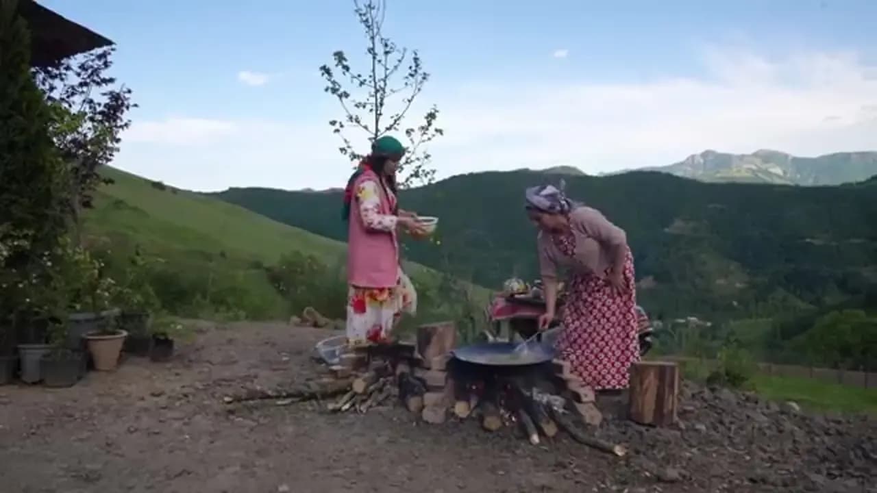 ببینید | طرز تهیه غذای روستایی خوشمزه با مرغ در ایران
