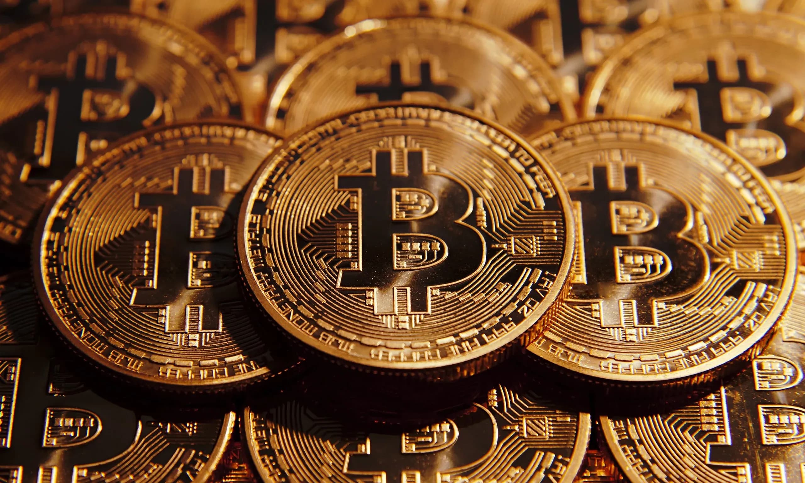 آخرین تغییرات قیمت بیت کوین در دوشنبه ۵ مرداد ۱۴۰۵