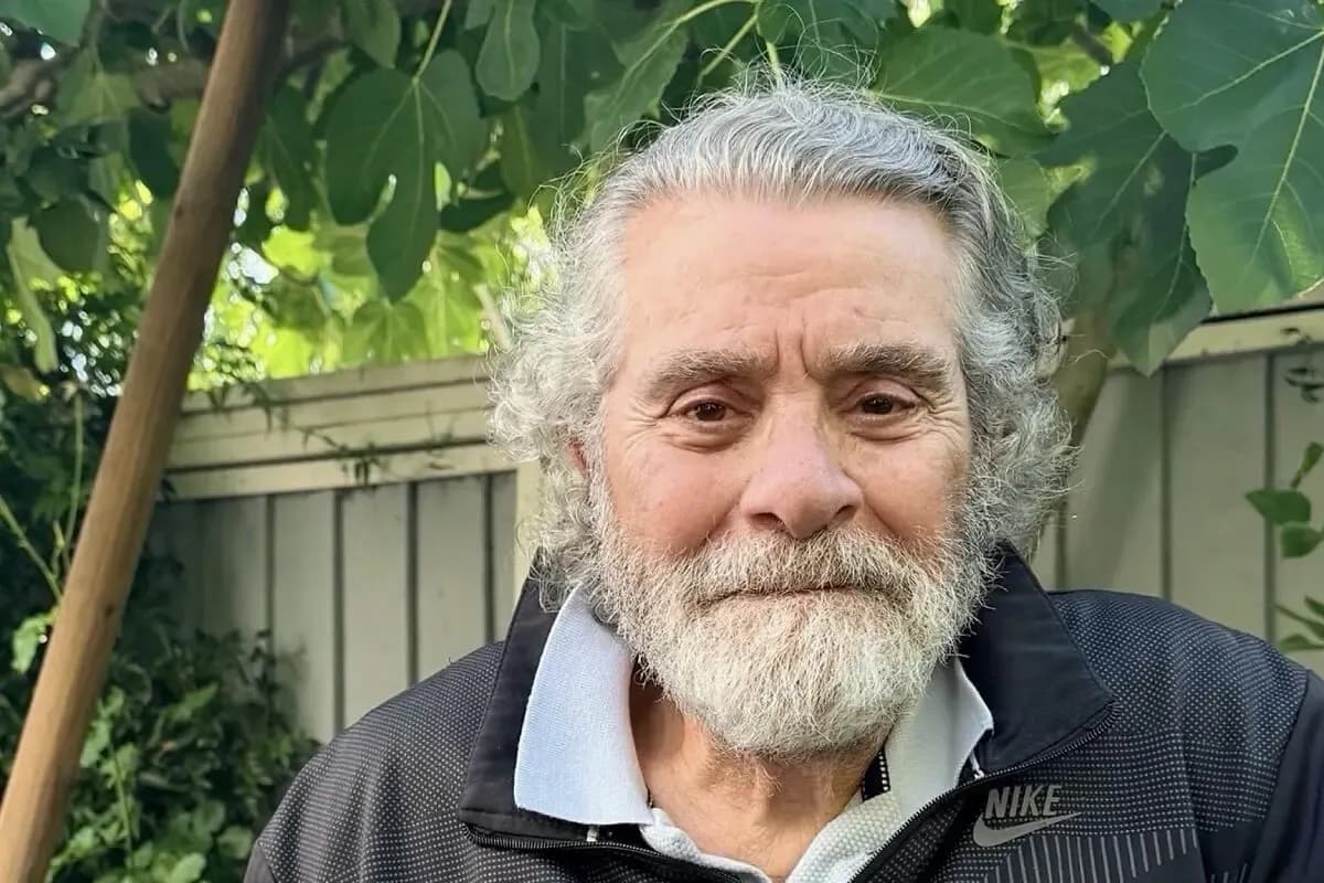 عکس دیده نشده از جوانی «بهروز وثوقی» در دهه 50؛ چهرهای جذاب و تیپی متفاوت