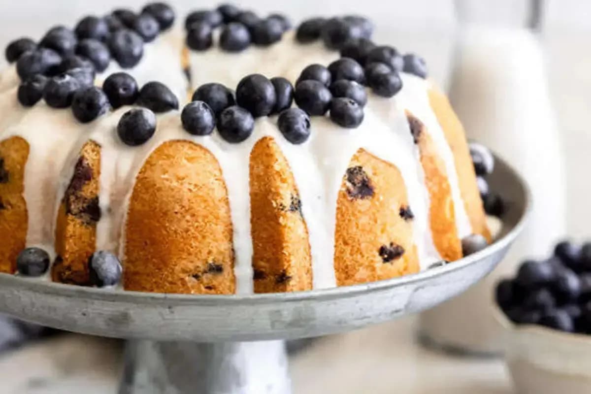 طرز تهیه کیک لیمو و بلوبری؛ طعم شیرین و ترش تابستان
