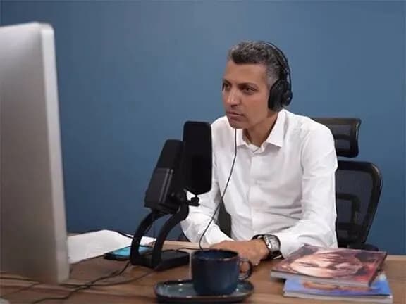«دیدی نمیشود؟»؛ راز شقیقههای سفید عادل فردوسیپور و پیام مهم آن برای جامعه