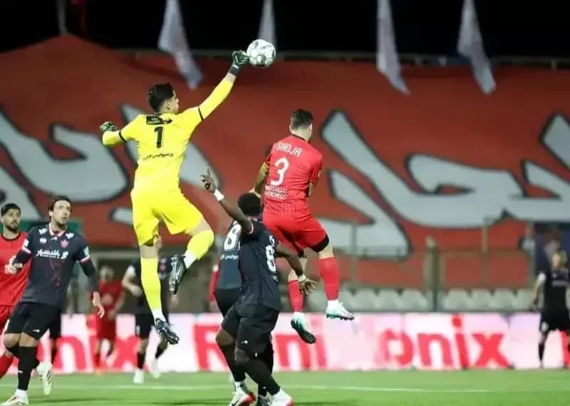 پرسپولیس و معجزه آب و هوا: قرمزها پیروز میدان