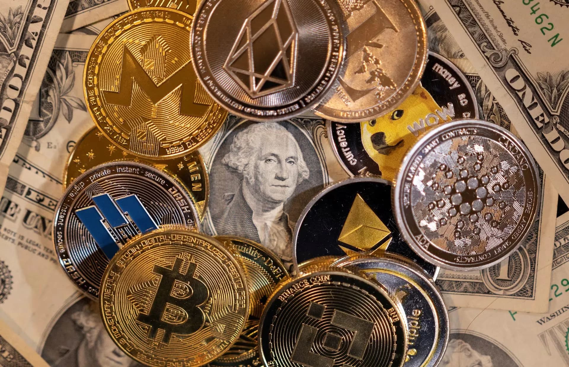 افزایش قیمت تتر به ۱۹۴ هزار تومان؛ آیا بیتکوین رکورد ۶۴ هزار دلار را حفظ میکند؟