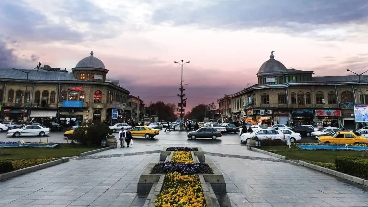 سفر به گذشته؛ تصویری از کودک همدانی و بزش در خیابانهای همدان سال 53