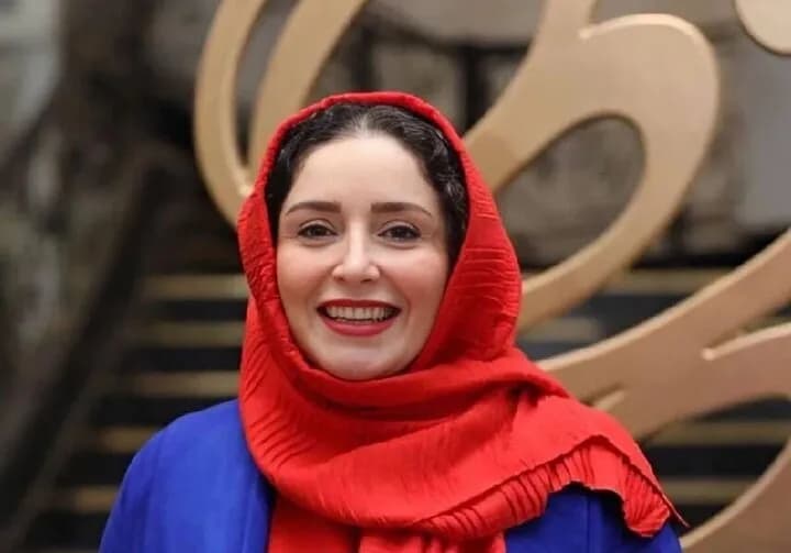 ژاله صامتی و اجرای اثری کمدی روی صحنه