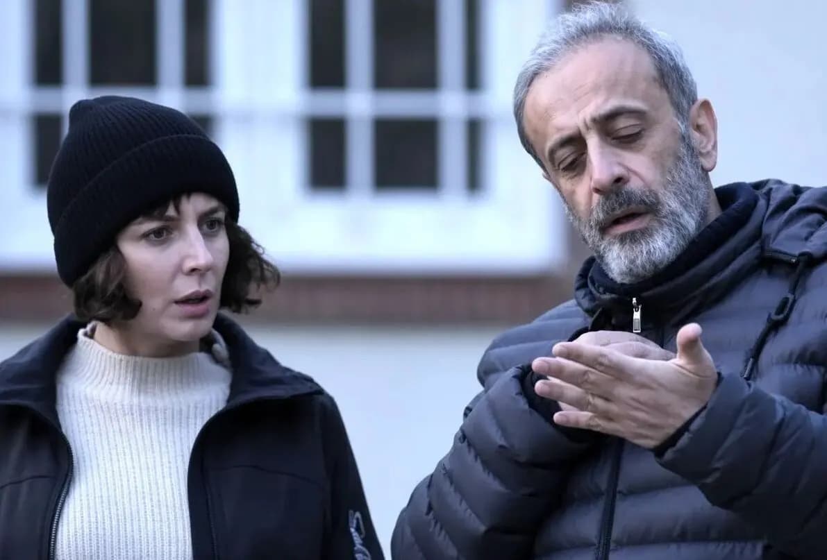فیلم بت با حضور لیلا حاتمی و محمدرضا فروتن در سینماها